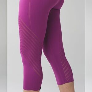 Lululemon Enlighten Mesh Crop SZ SM (2/4)